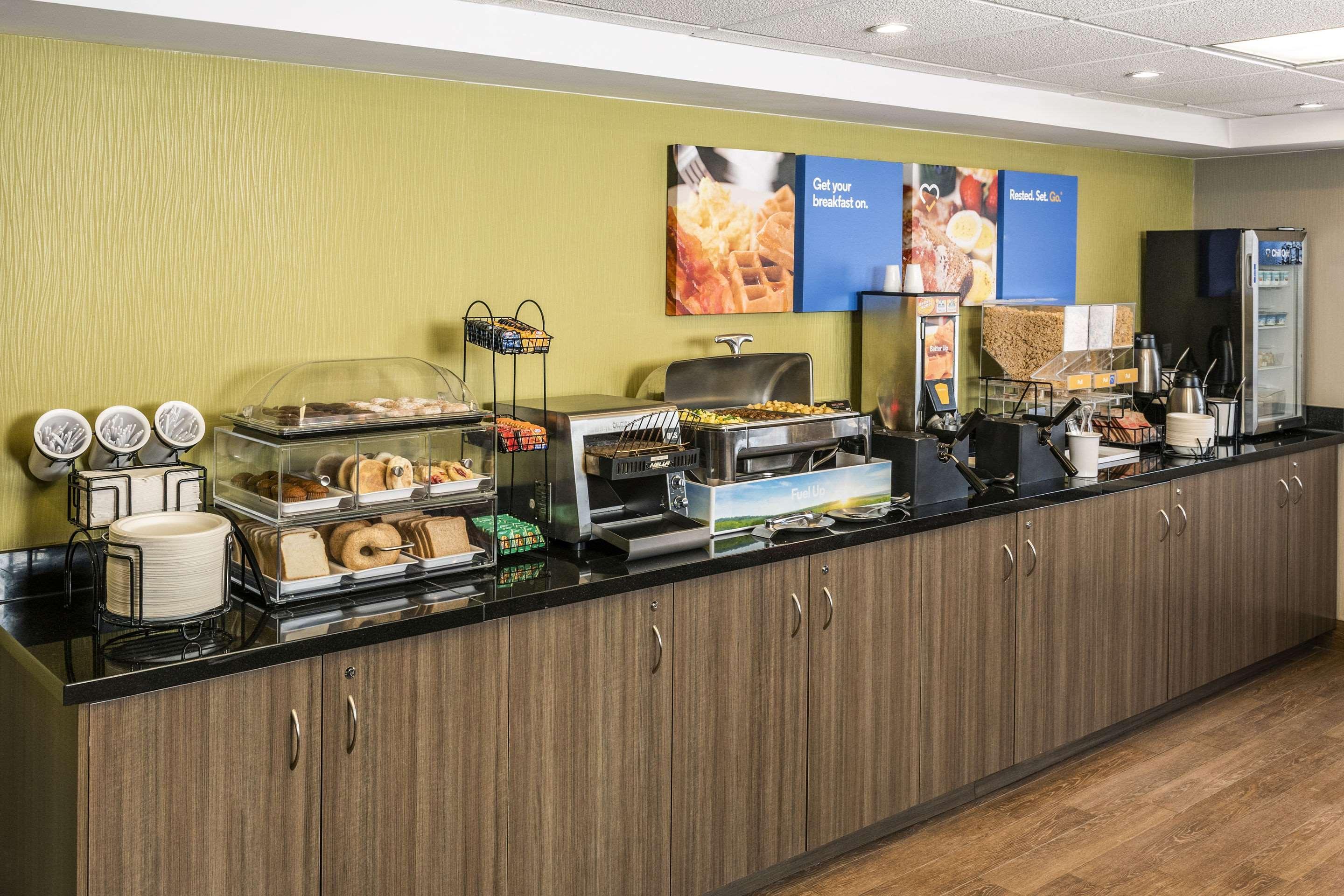 埃德门兹康福特茵酒店 埃德门兹顿 外观 照片