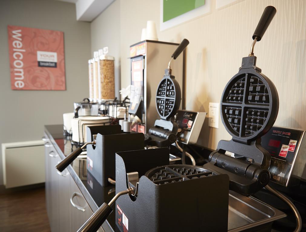 埃德门兹康福特茵酒店 埃德门兹顿 外观 照片